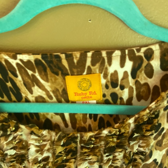 WOMEN'S PEITE PXL ANIMAL PRINT TOP RUBY RD - Picture 3 of 5